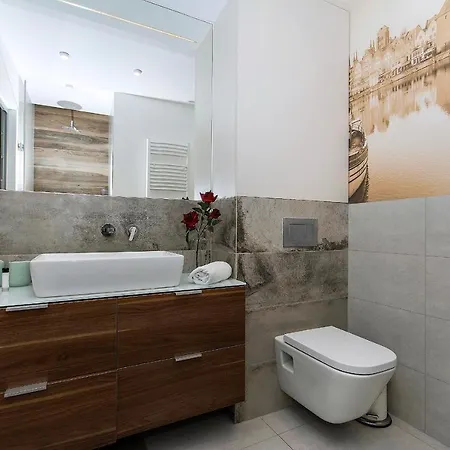 아파트 Flats For Rent - Lawnicza Old Town